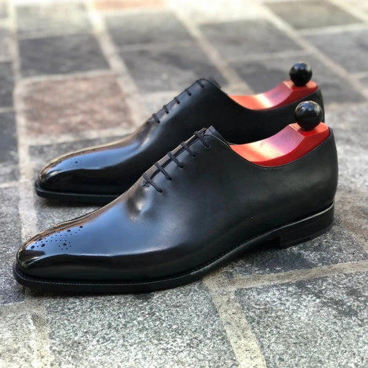 Classic Men’s Dress Shoes – Round-Toe Lace-Up Brogues