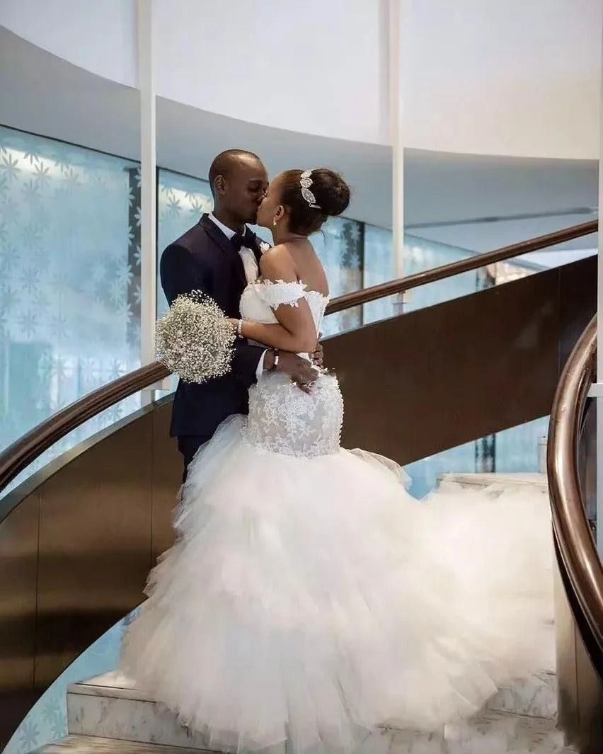 Women’s Off-Shoulder Bridal Gown – Elegant Appliqué Wedding Dress