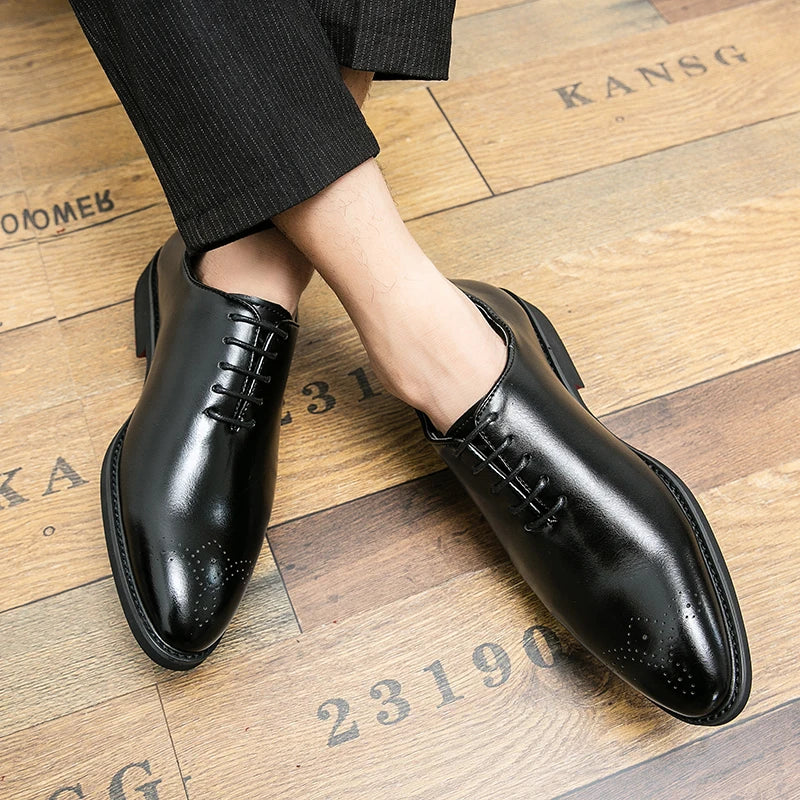 Classic Men’s Dress Shoes – Round-Toe Lace-Up Brogues