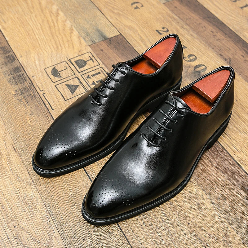 Classic Men’s Dress Shoes – Round-Toe Lace-Up Brogues