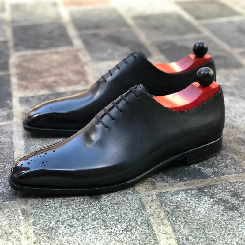 Classic Men’s Dress Shoes – Round-Toe Lace-Up Brogues
