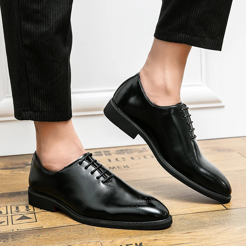 Classic Men’s Dress Shoes – Round-Toe Lace-Up Brogues