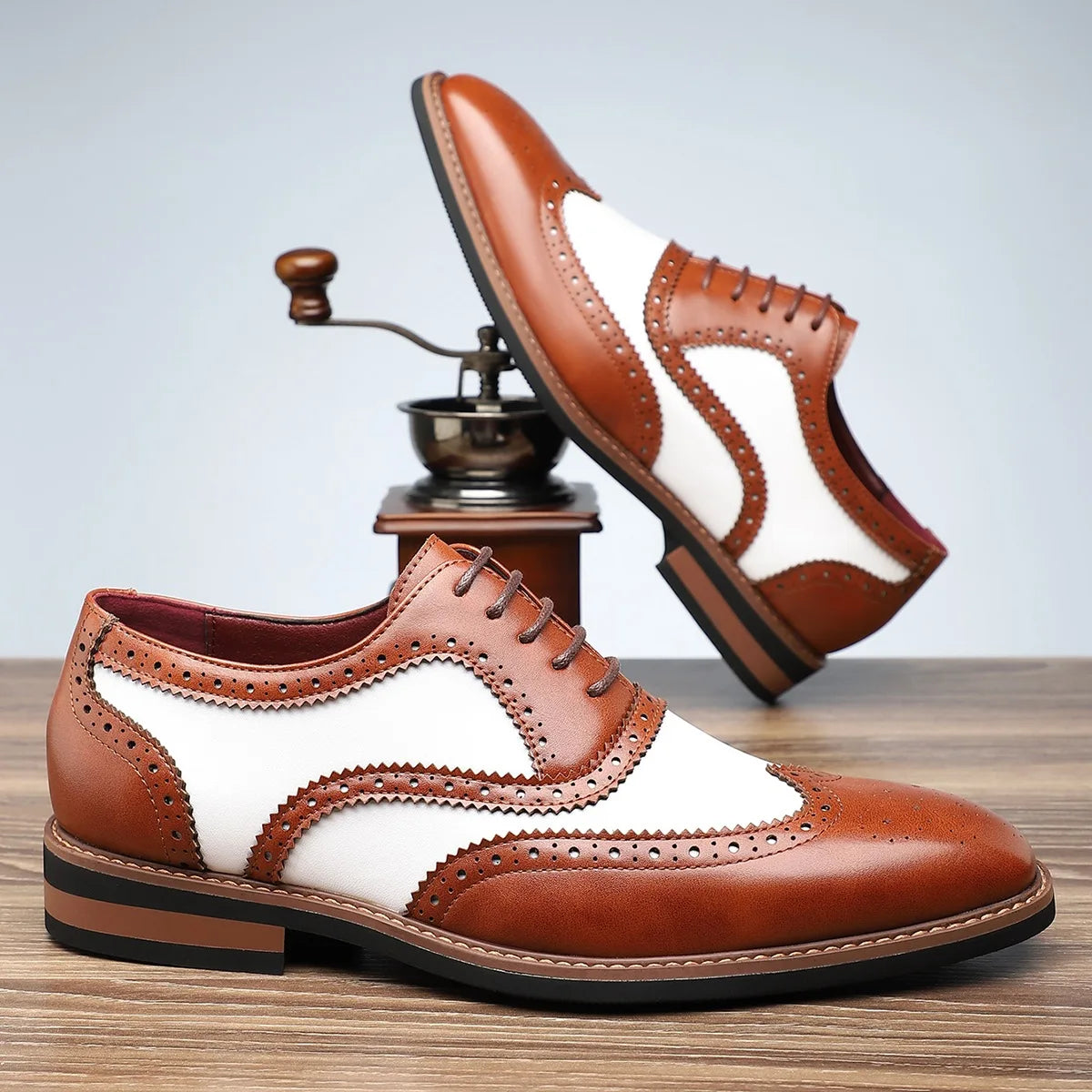 Men’s Business Casual Brogues – Carved Pointed Toe Shoes
