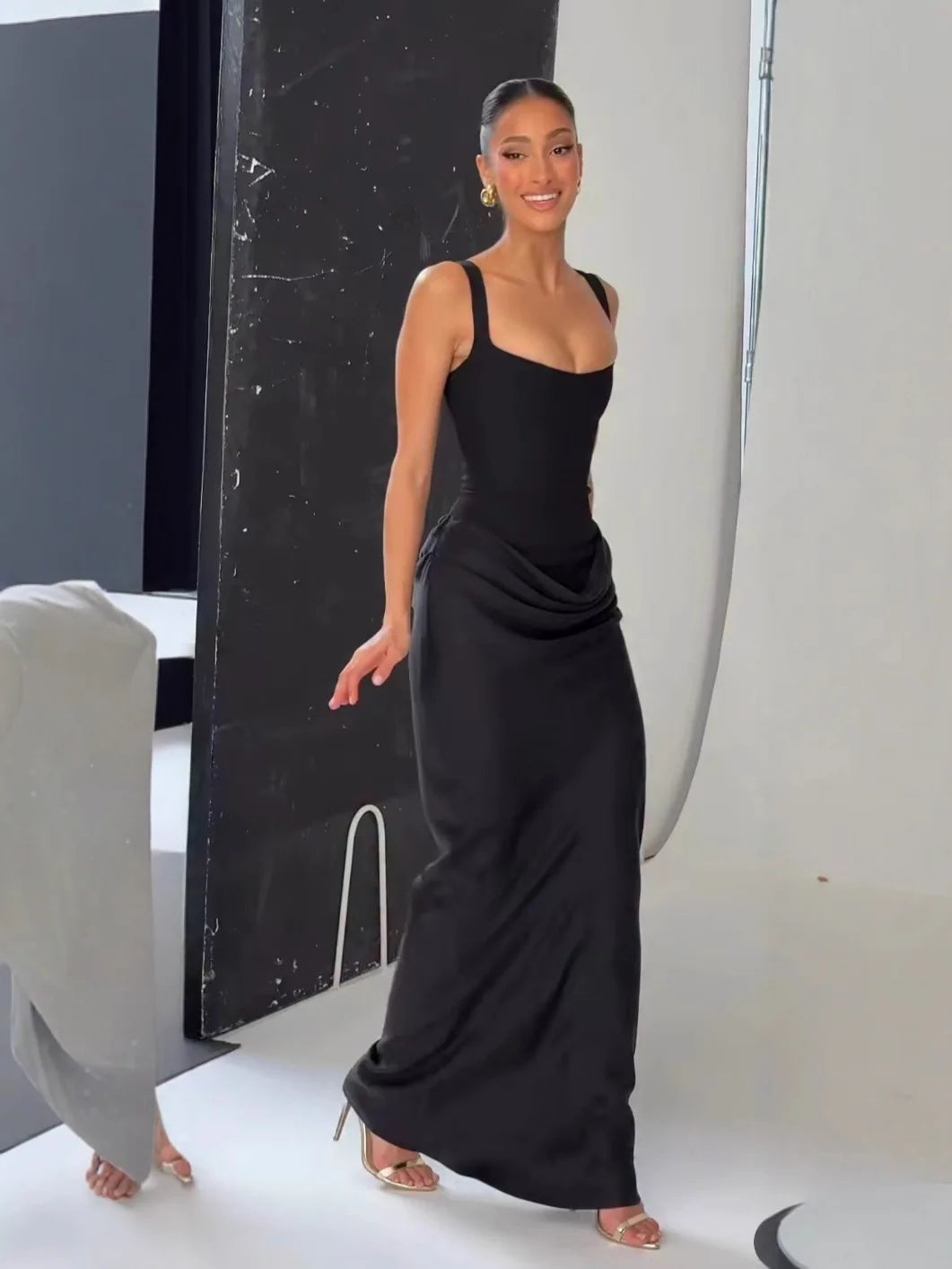 AMEHE Women's U-Neck Backless Ruched Bodycon Maxi Evening Dress
